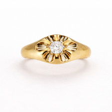 KLASSISCHER MASSIVER