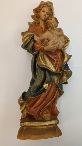 Handgeschnitzte holzfigur mit - handgeschnitzte,