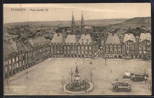 Charleville place ducale - place,