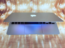 Apple Macbook Air 11" Laptop |