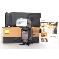 Nikon Speedlight SB-900 /