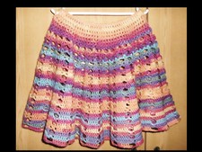 wunderschöner gehäkelter Rock im Farbverlauf - Handarbeit