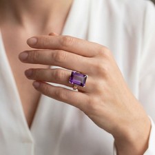 Statment ring 750 with - statment, 750/-