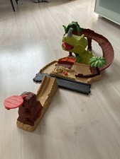 Cars Lightning Mc Queen Dino Bahn Spielzeug Auto