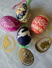 4 echte Ostereier handbemalt Wachstechnik sorbisch / Batik + 3 Anhänger Messing
