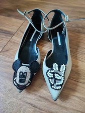 MOA master of arts Pumps