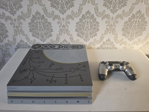 Playstation pro 1tb gow - 4,