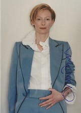 Tilda Swinton signiert