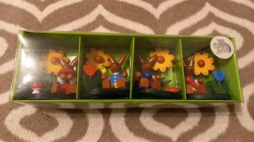 Osterhasen mit blume auf - mit,