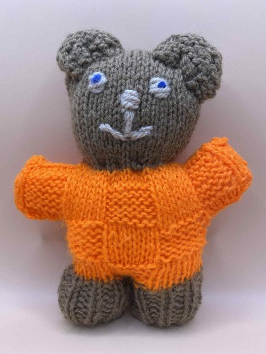 Handgestrickter pullover bär - pullover,