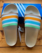 Adidas ADILETTE in Bunt