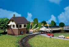 Faller 222170 Spur N - Bahnübergang mit Stellwerk NEU und OvP