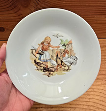 Tiefer DDR Kinderteller Aschenputtel füttert die Hühner Kahla Porzellan.
