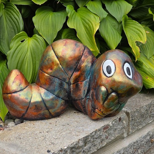 Steinfigur wurm raupe garten - raupe,