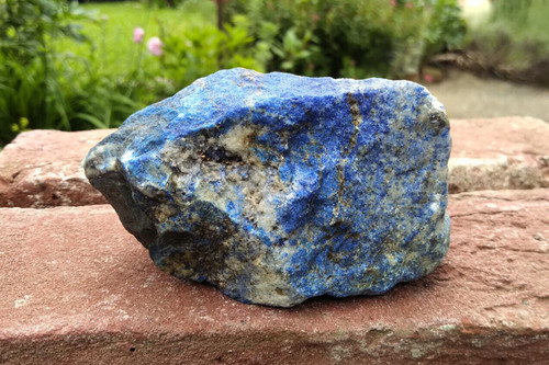 Schöner lapislazuli roh - schöner,