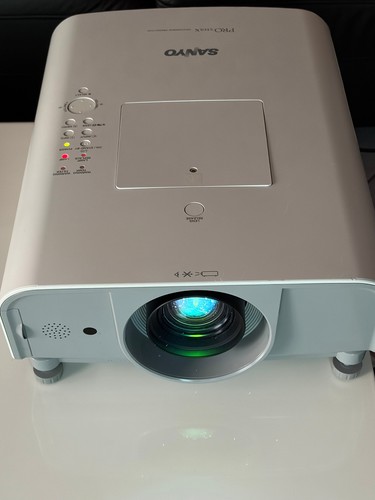Sanyo plc xt25 beamer - sanyo,