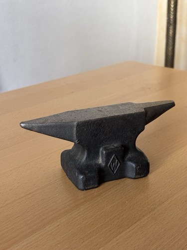 Kleiner alter miniatur amboss - miniatur,