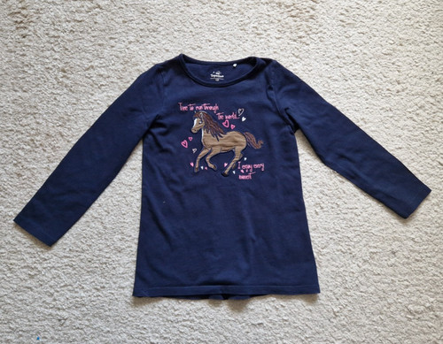 Blaues langarmshirt mit - langarmshirt, pferd