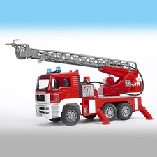 BRUDER Spielzeug MAN Feuerwehr mit Drehleiter + Pumpe Feuerwehrauto LKW / 02771