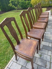 Massivholzstühle ,  ca 80 J.  alt, Eiche,  sehr  stabil,  restaurationsbedürftig