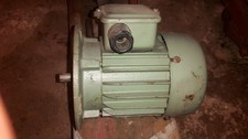ELEKTROMOTOR 220/380 VOLT 0,18 KW BEI 2720 UMDREHUNGEN