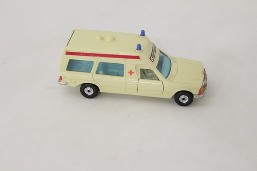 Corgi toys mercedes benz - corgi,
