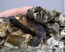 Große Stufe Pyrit mit