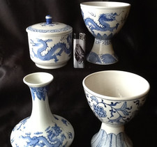 Porzellan China DRACHE  blau weiß Konvolut Dose Schalen auf Fuß  Vase 4 Teile