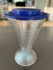 Tupperware  Messbecher mit Auslauf /Stopfen 0,5l -  mitDeckel