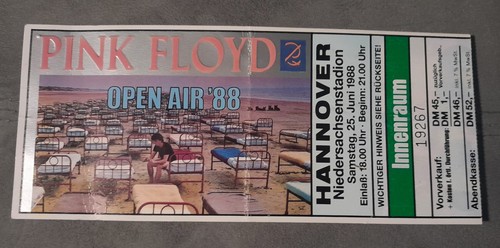 Pink floyd concert - pink,