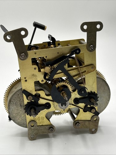 Altes uhrwerk wanduhr - altes,