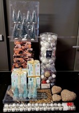 RIESIGES WEIHNACHTS - DEKO - PAKET " KUGELN , HERZEN , ANHÄNGER , BOXEN ,ETC. 