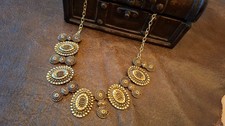Modeschmuck Vintage Anhänger goldfarbenes Vintage Bohemian Collier aus Metall