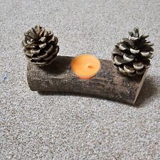 Teelichtständer aus Astholz mit Tannenzapfen zur Dekoration Weihnachten