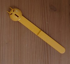 Tupper Teufelchen Sieblöffel – für Oliven Silberzwiebeln aus Gläsern zu nehmen