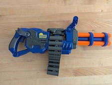 Dart Zone Super Commando Gatling Blastergewehr mit Kettenmagazin für Nerfpfeile