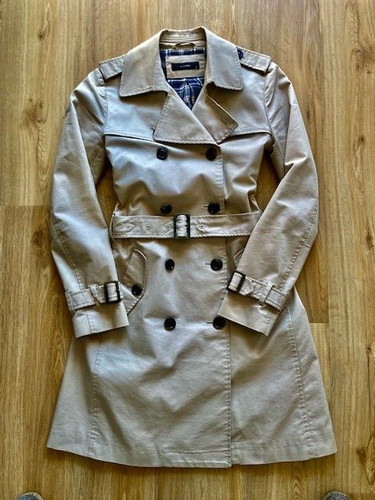 Klassischer trenchcoat von - klassischer,