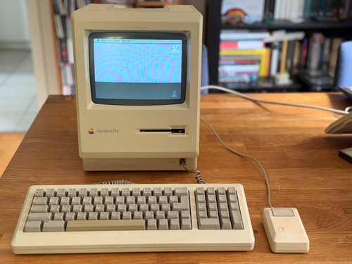 Apple macintosh plus - macintosh,