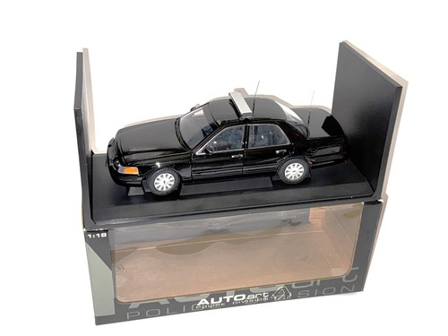 Autoart ford crown - 1/18,