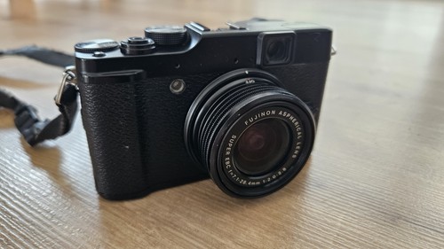Fujifilm finepix series - x, x10