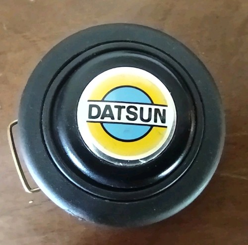 Raid hupenknopf datsun - hupenknopf,