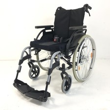 Breezy Basix² Rollstuhl