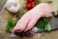 Pfötchen Spitzfüsse Schweinefüsse Schweinepfötchen Schweinepoten € 3,29/kg