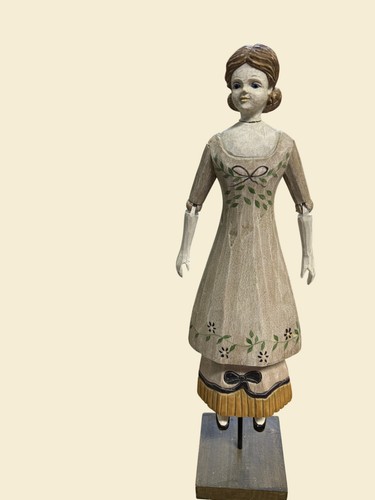 Holzfigur frau mit - holzfigur, blumendruck