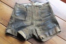 Schöne kurze gute alte KnopflatzLederhose H 50/52 viel getragen, teildefekt