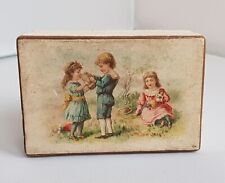 Kleine alte Pappschachtel