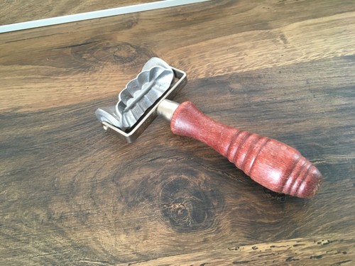 Gebäck ausstechrolle von auro - gebäck-ausstechrolle,