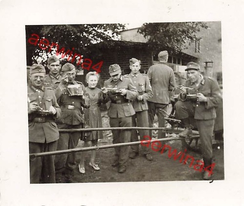 Soldaten beim essen der - beim,
