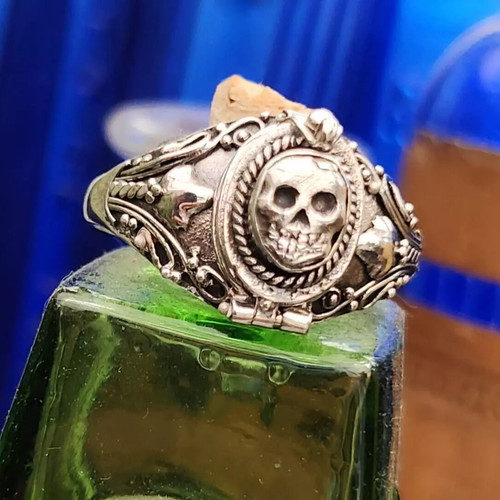 Totenkopf medaillon gift pille - totenkopf,