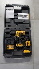 Akkuschrauber DeWalt 10.8 V 2x Akku 2.0 AH ,Ladegerät,Koffer u. Taschenlampe